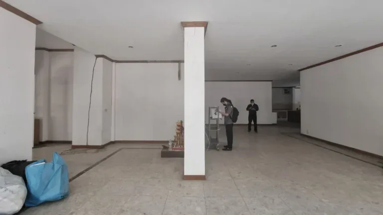ก่อนรีโนเวท · ห้องนั่งเล่นและส่วนกลาง