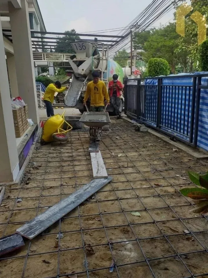P041: งานปรับระดับพื้นดินเมื่อบ้านทรุด + งานหลังคาไวนิล โดย best home