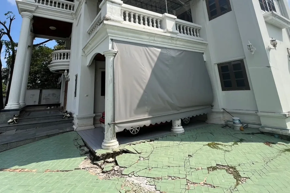 ก่อนรีโนเวท พื้นที่จอดรถ · สายไหม