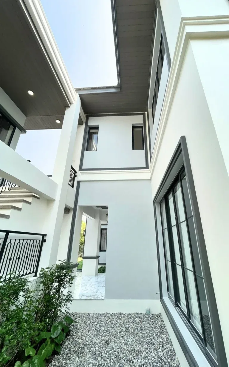 หลังรีโนเวท · สวนและรอบบ้าน