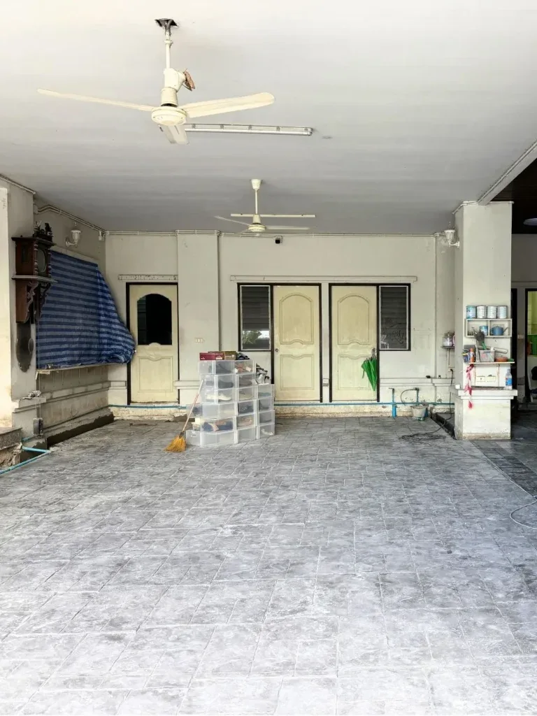 หลังรีโนเวท · อาคารหลังบ้าน