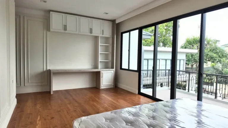 หลังรีโนเวท · ห้องนอนและห้องพระ