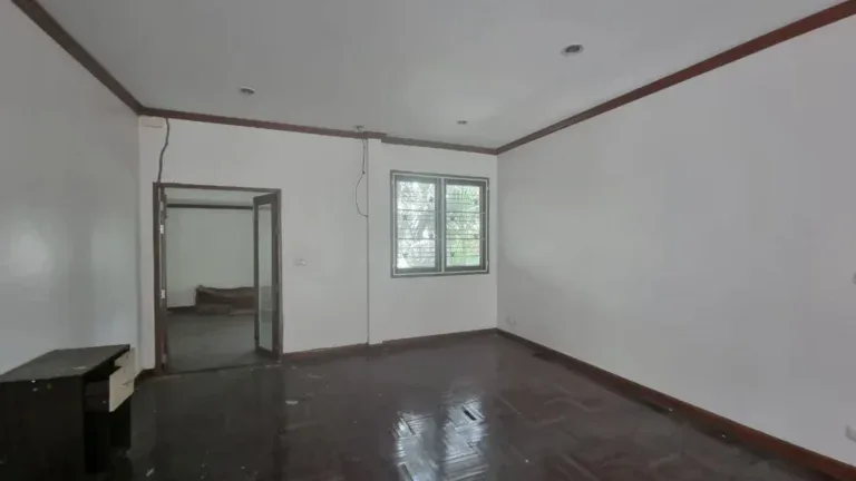 ก่อนรีโนเวท · ห้องนั่งเล่นและส่วนกลาง