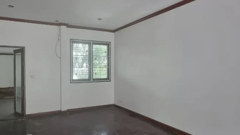 ก่อนรีโนเวท · ห้องนั่งเล่นและส่วนกลาง