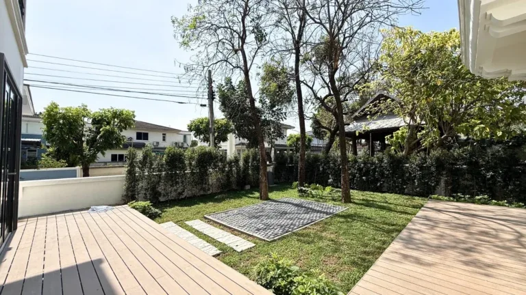 หลังรีโนเวท · สวนและรอบบ้าน
