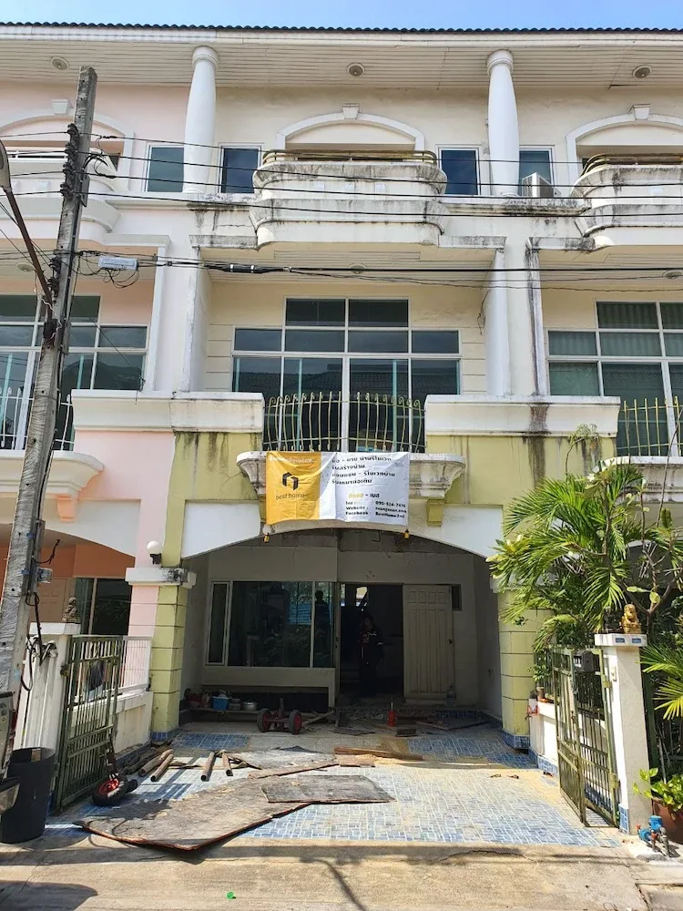 P045 รีโนเวททาวน์เฮ้าส์ 3 ชั้น @รามอินทรา | best home รับออกแบบภายในและรีโนเวทครบวงจร โดย best home