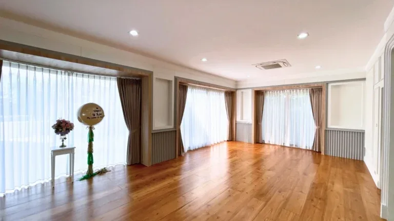 หลังรีโนเวท · ห้องนั่งเล่นและส่วนกลาง