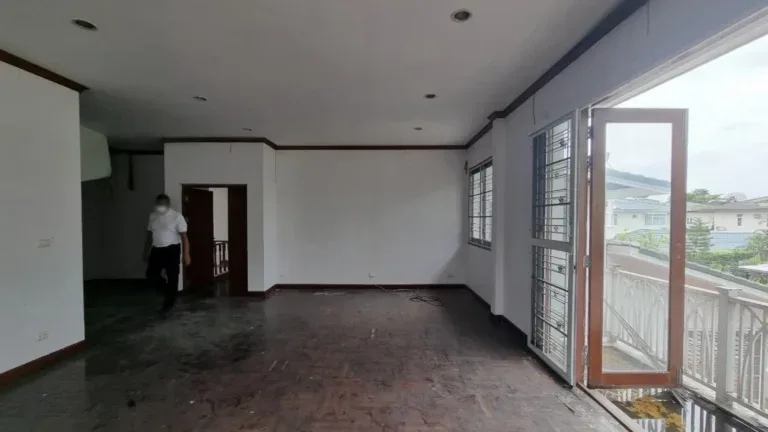ก่อนรีโนเวท · ห้องนอนและห้องพระ