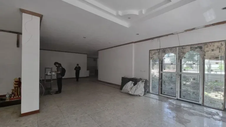 ก่อนรีโนเวท · ห้องนั่งเล่นและส่วนกลาง